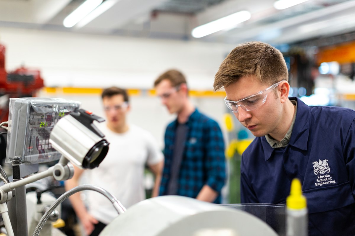 Moderner Technikbereich für Elektro und Gebäudetechnik